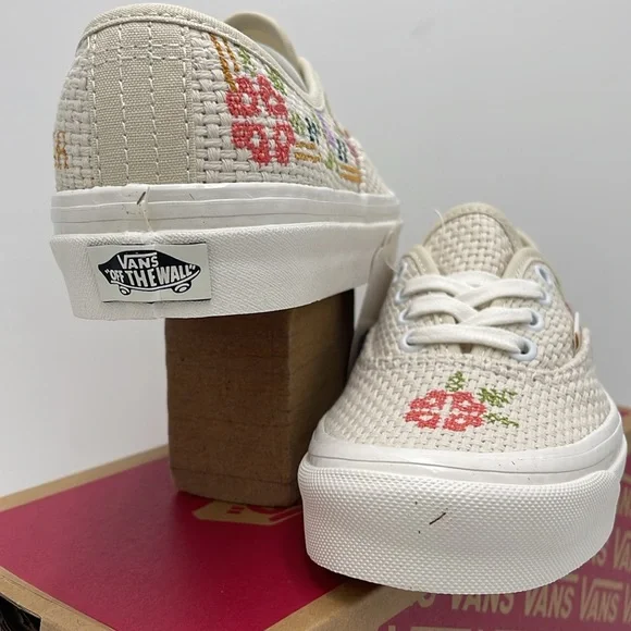 Vans WMNS Cream Floral Sneakers Authentic 44 D
Stitched Together Classic - Picture 8 of 16
